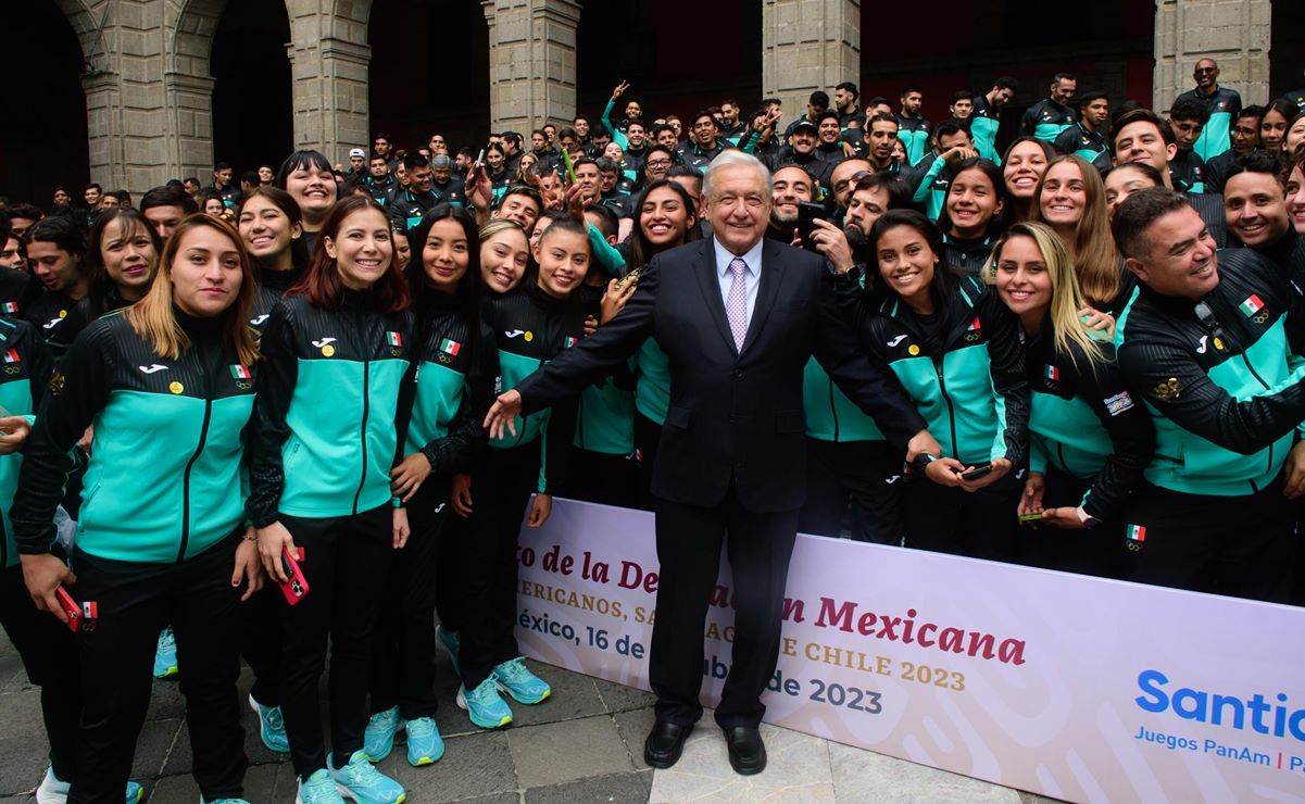 AMLO felicita a deportistas mexicanos por su tercer lugar en el medallero de los Juegos Panamericanos
