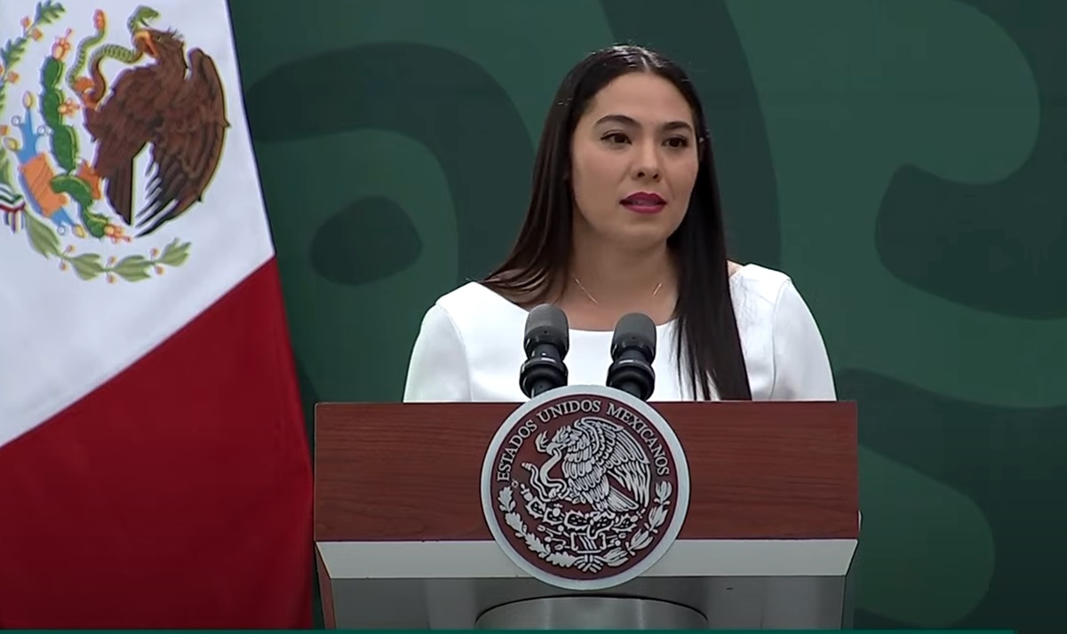 Indira Vizcaíno ofrece a AMLO respaldo de Colima al hablar sobre la consulta de revocación