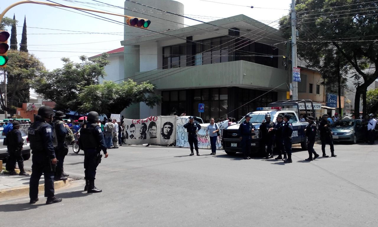 Repliegan bloqueo de normalistas en Oaxaca