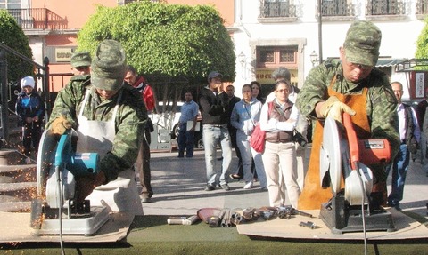   Baja número de personas con armas