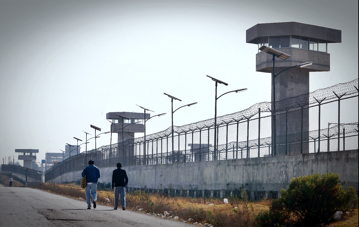 Comparecen 16 exmandos penitenciarios por irregularidades en 8 penales