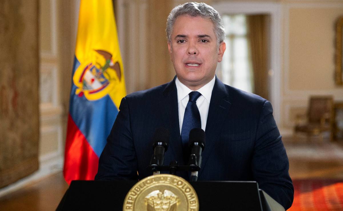 Presidente de Colombia lamenta decisión de detener a Álvaro Uribe