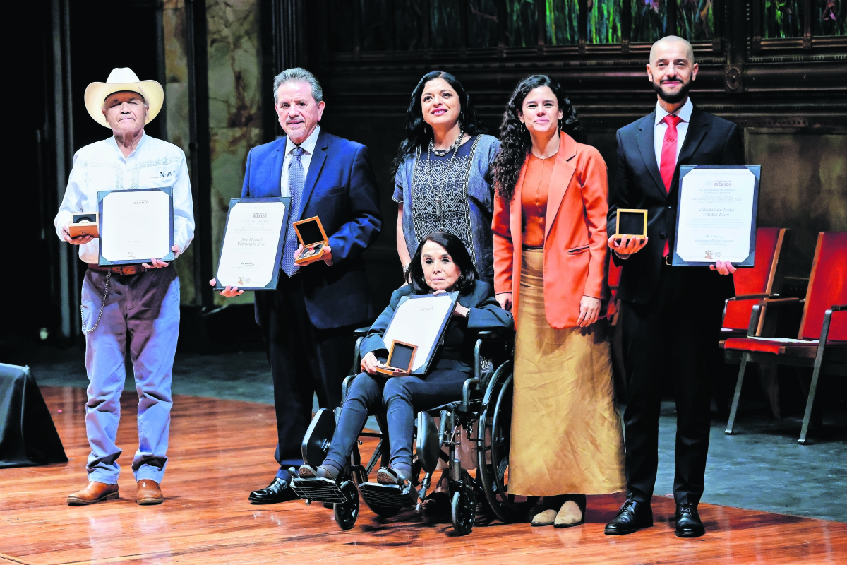 Entregan Premios Nacionales de Arte y Literatura 2023