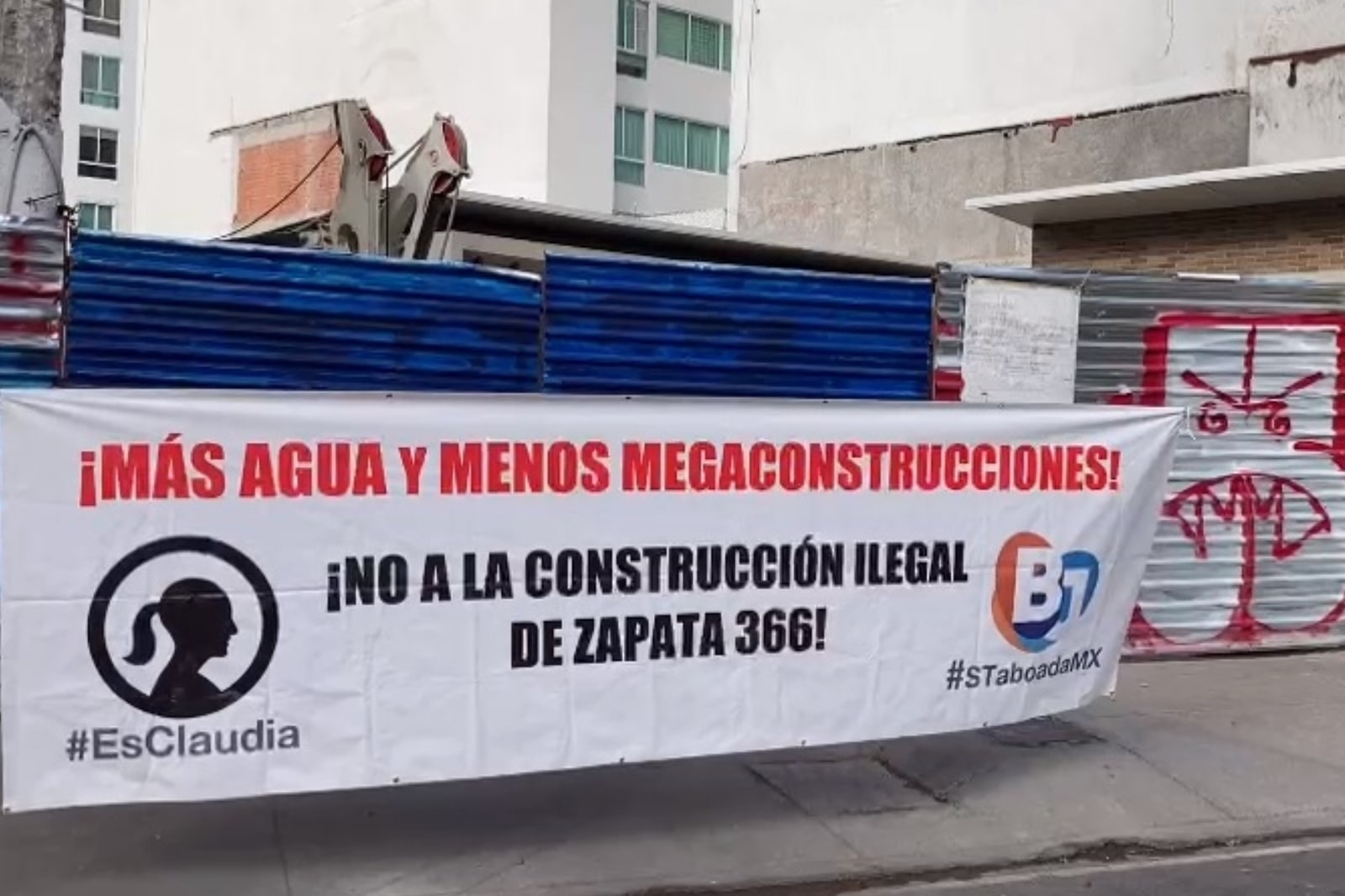 Vecinos de Santa Cruz Atoyac bloquean Eje 7 sur contra construcción de torres en la alcaldía Benito Juárez