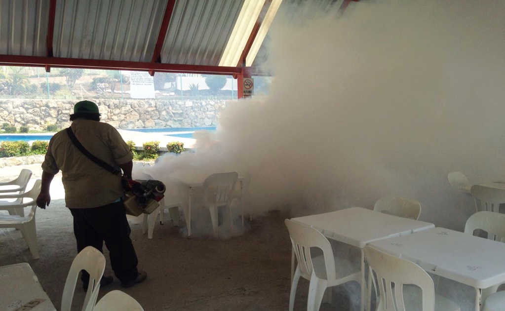 Fumigan playas chipanecas para prevenir contagio de zika a turistas