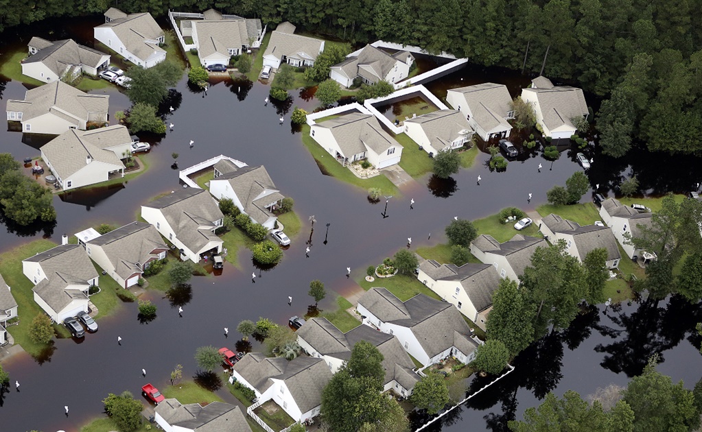 Suman 15 muertos por lluvias en Carolina del Sur