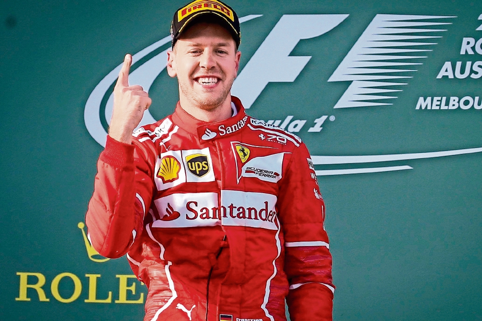 Vettel cambia el guión y arrolla