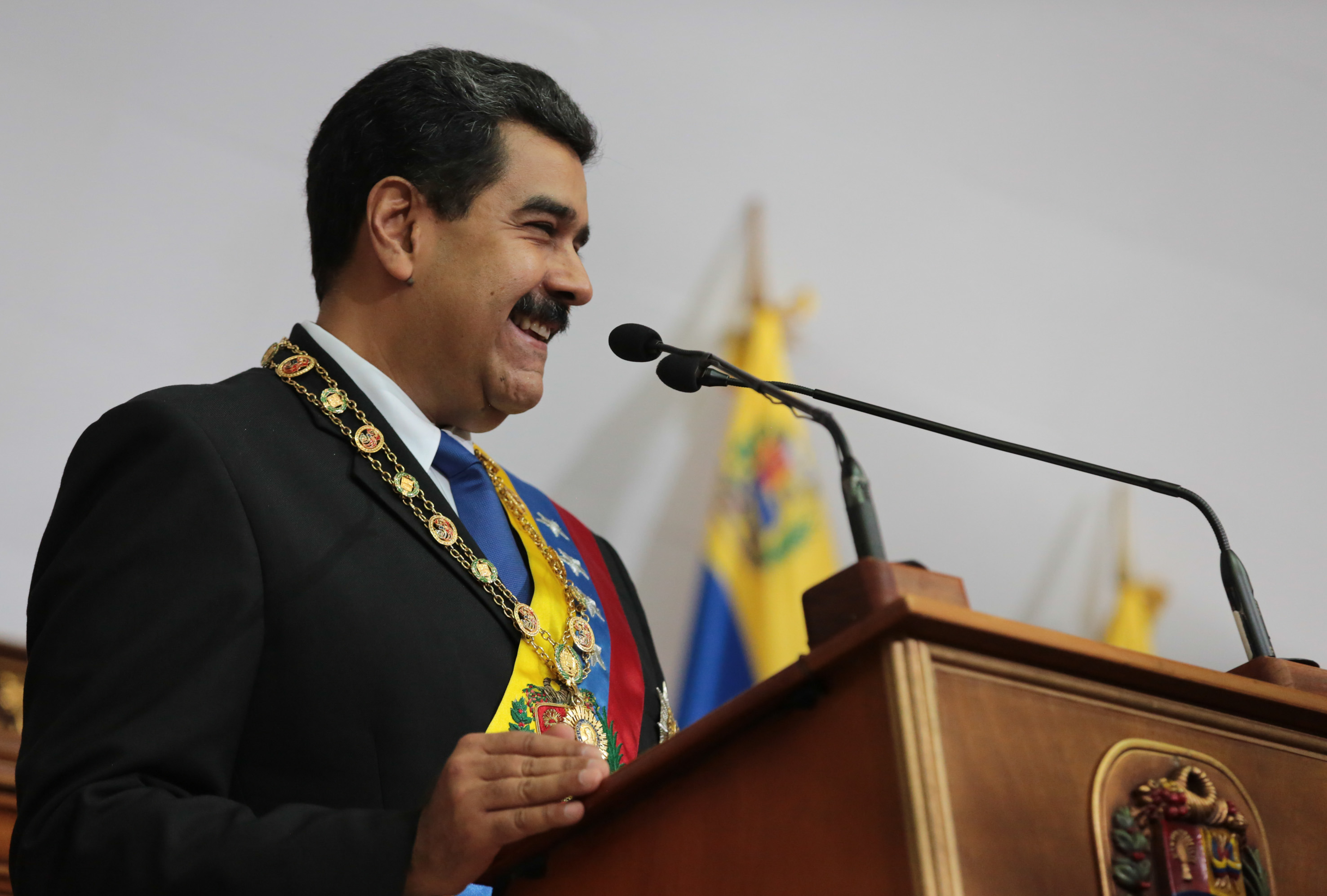 Anuncia Maduro nuevo aumento al salario mínimo