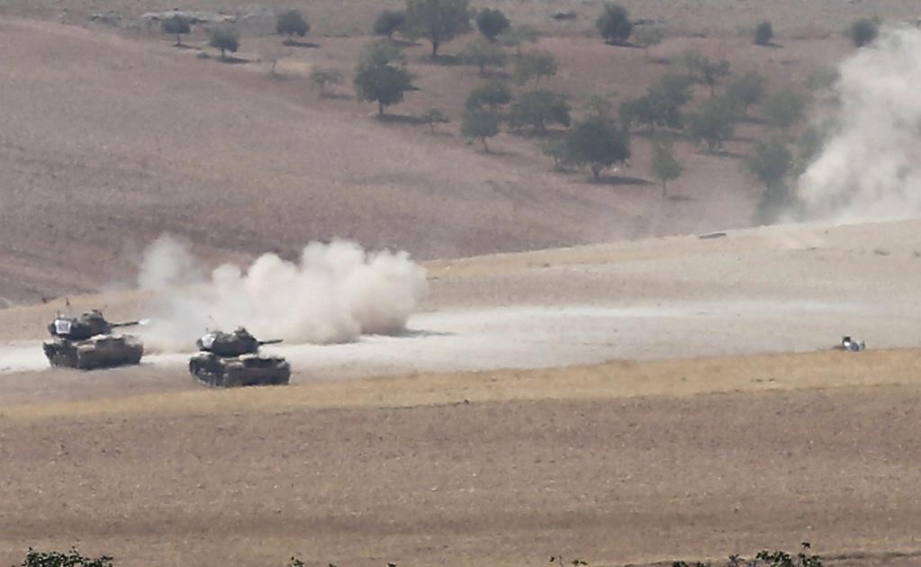 Turquía invade norte de Siria en operación contra el EI 