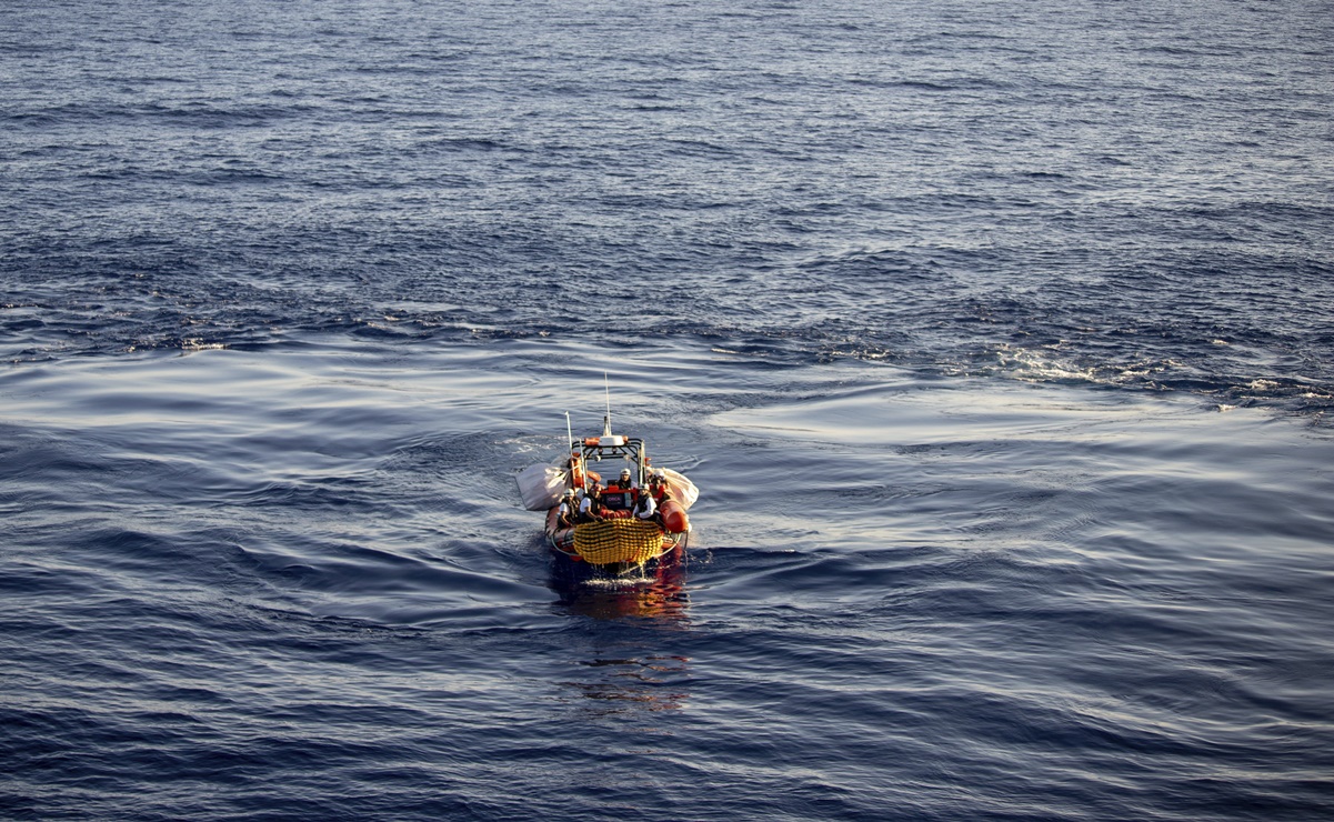 41 migrantes habrían muerto en naufragio frente a isla italiana de Lampedusa