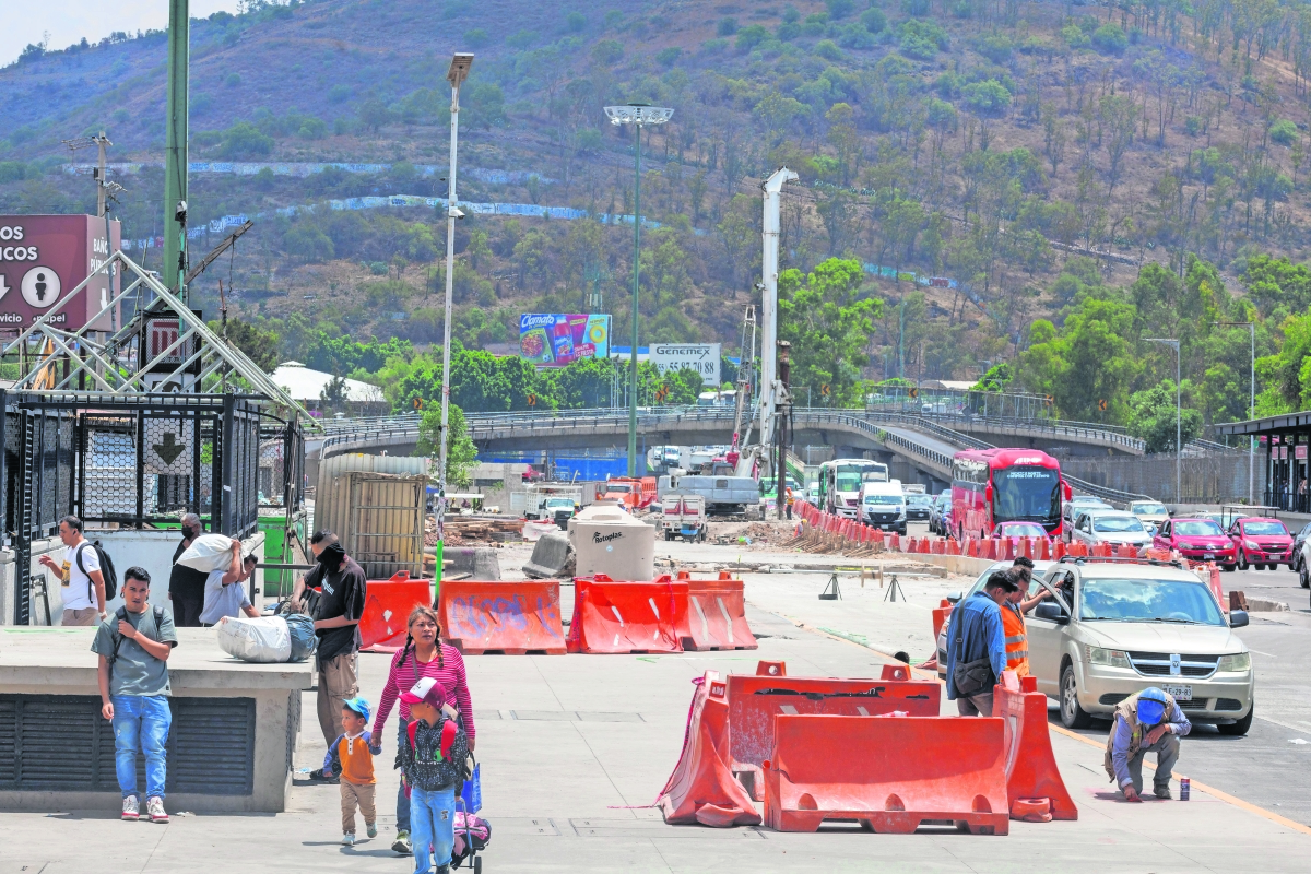 Adecuan 3 carriles en Indios Verdes