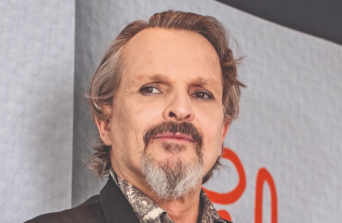 Miguel Bosé se somete a delicada operación para no perder la movilidad