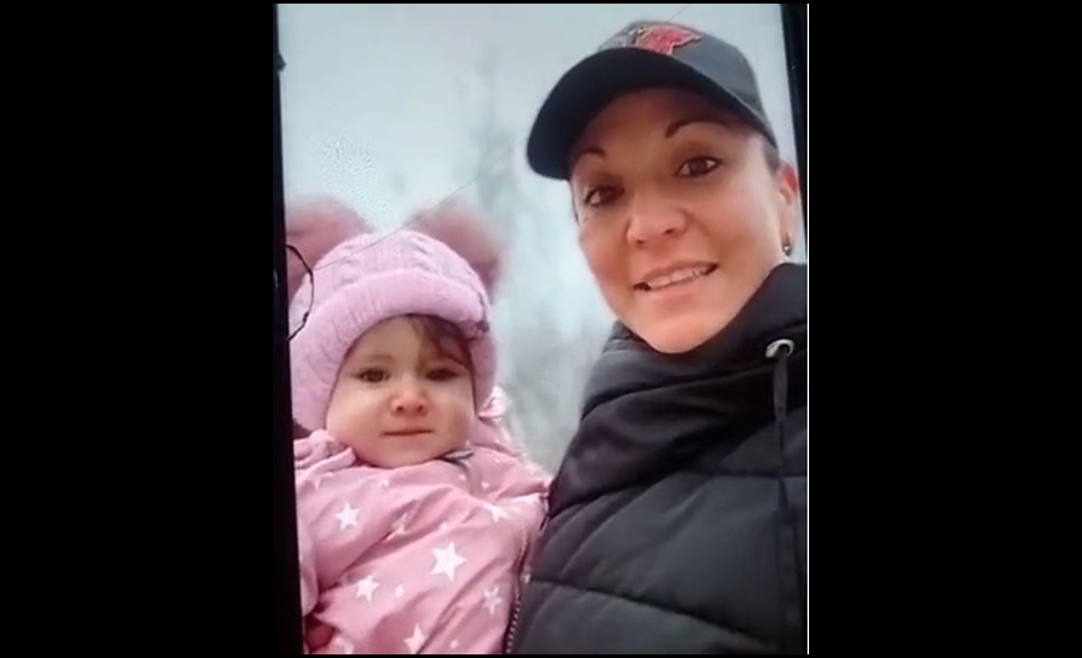 Mexicana y su bebé intentan salir de la zona de conflicto en Ucrania