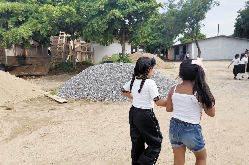 La generación que no conoce escuelas tras el sismo de Oaxaca