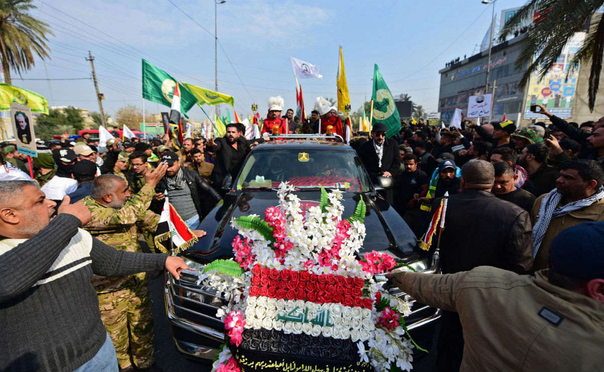 Miles de iraquíes despiden a líder iraní durante procesión en Bagdad
