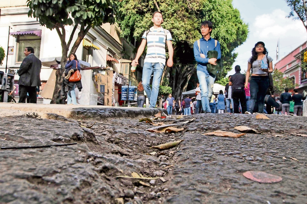 Baja atención a reportes de baches en Hamburgo