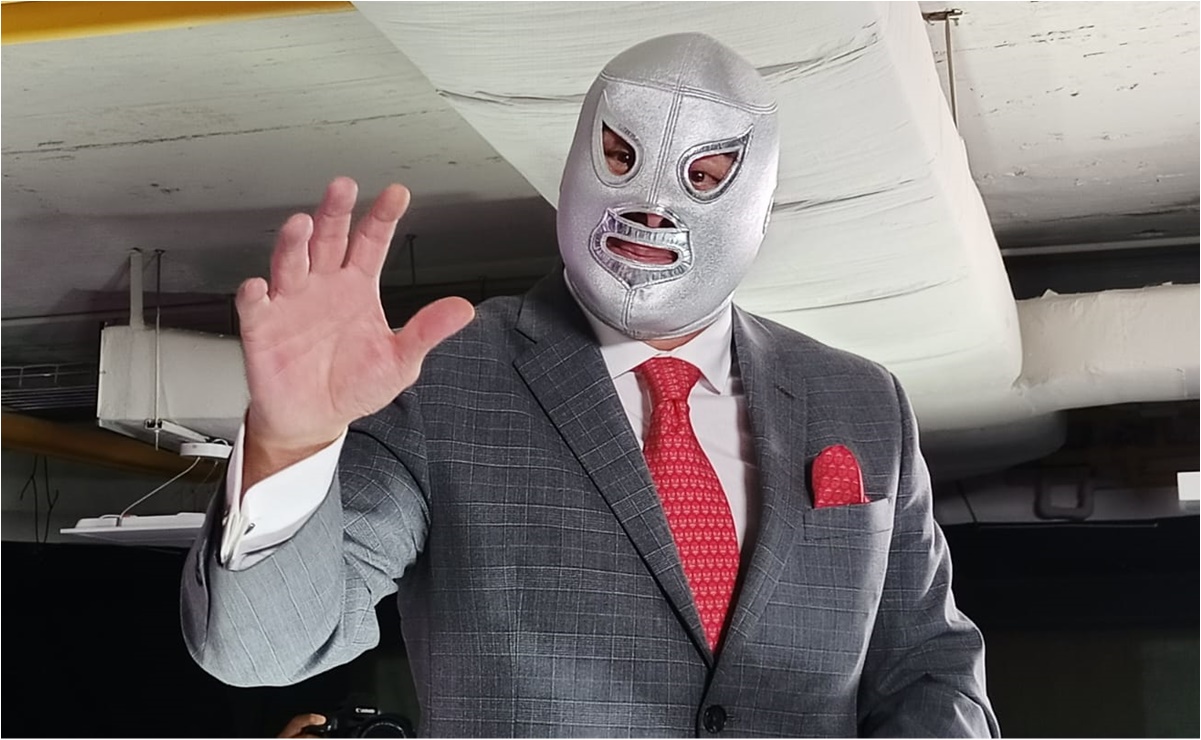 El Hijo del Santo anuncia su gira de despedida donde apostará su máscara