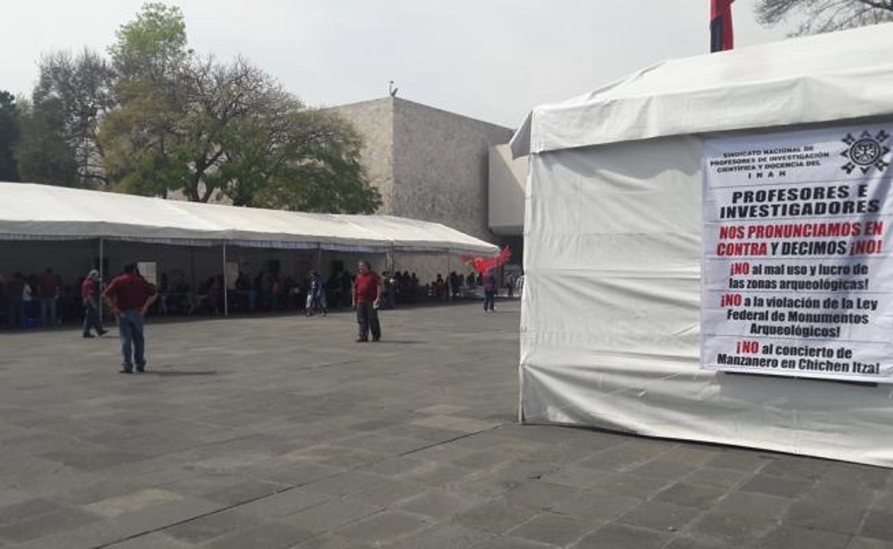Protestan contra concierto de Armando Manzanero en Chichén Itzá
