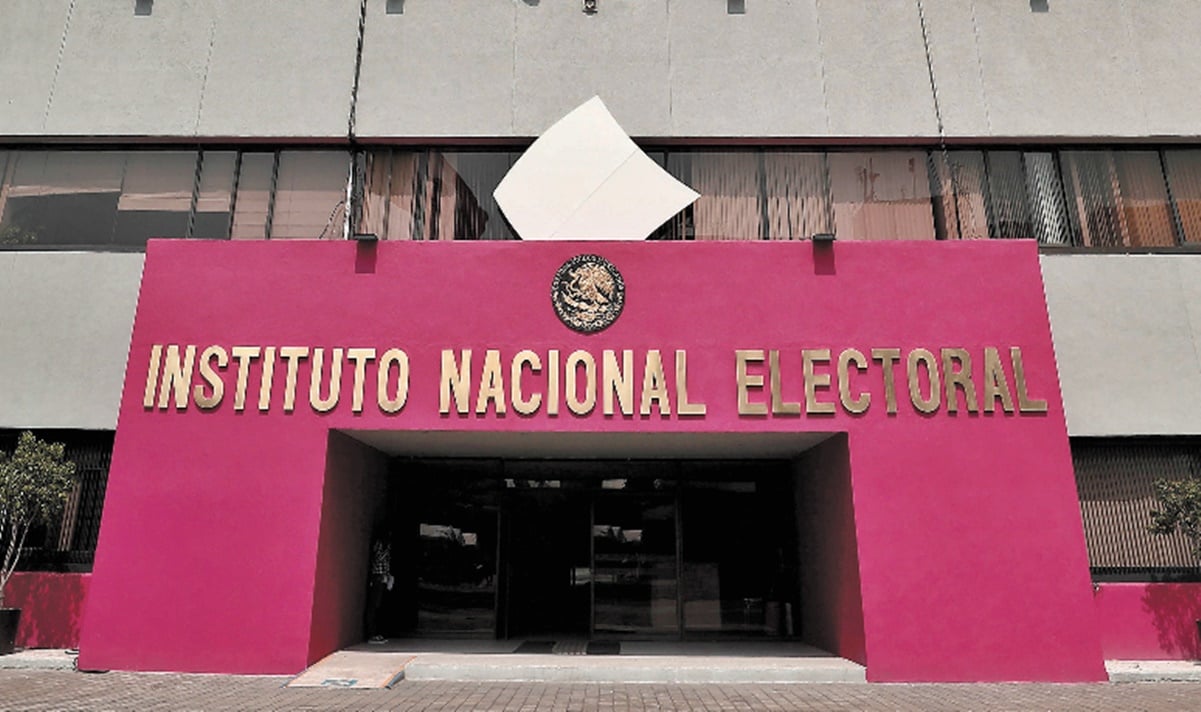 INE alista segunda controversia constitucional contra plan B electoral