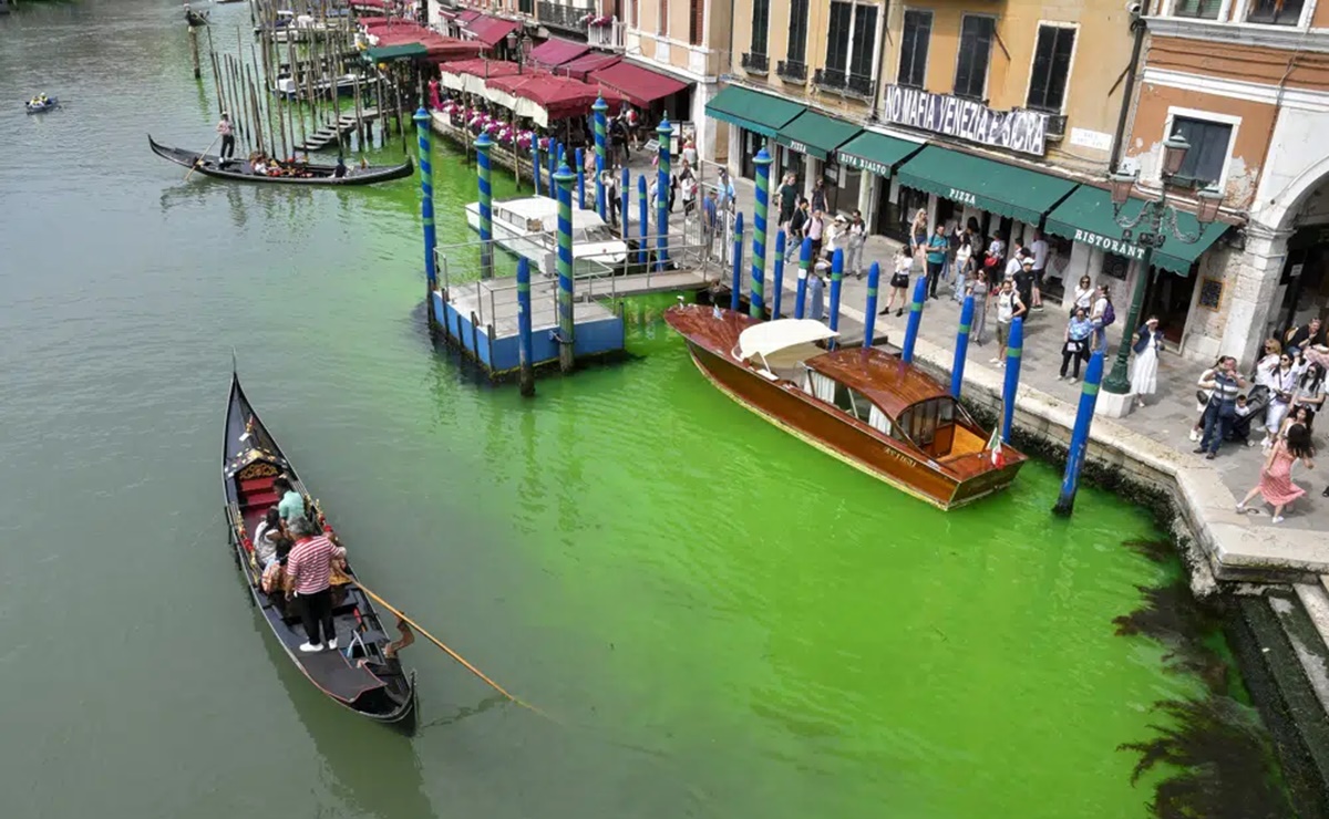 Canal de Venecia se tiñe de verde fluorescente. ¿Por qué?