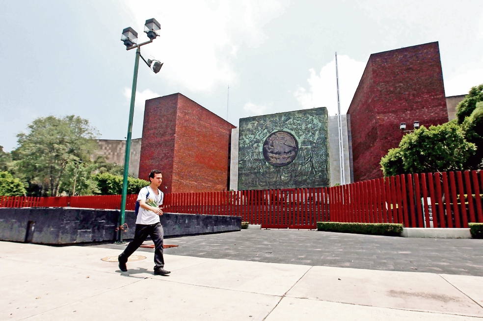 Acusa Telmex a Cámara de Diputados de beneficiar a Axtel