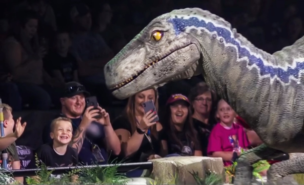 Todo lo que no se ve en el escenario de "Jurassic World Live Tour"