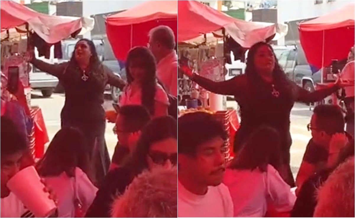 VIDEO: Cantante de ópera brinda show en tianguis de Edomex y se viraliza en TikTok