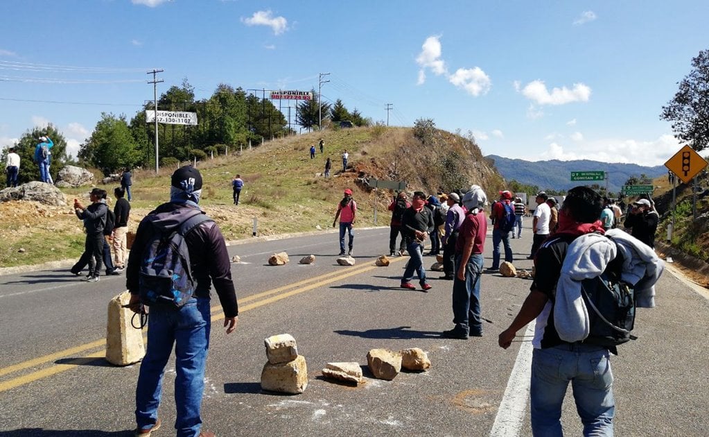 Policía Estatal desaloja bloqueo de maestros del SNTE en Chiapas