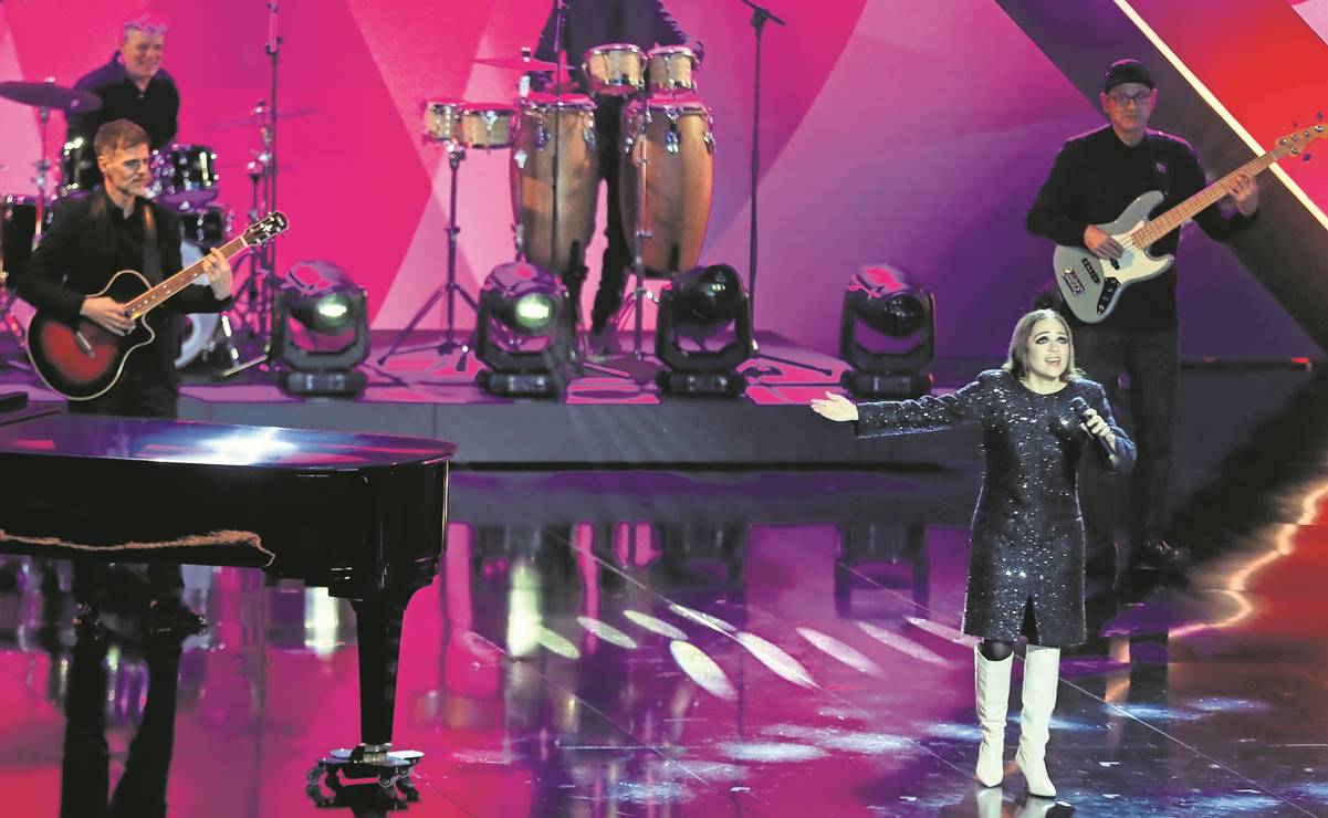 Lafourcade canta a Saura en Los Goya