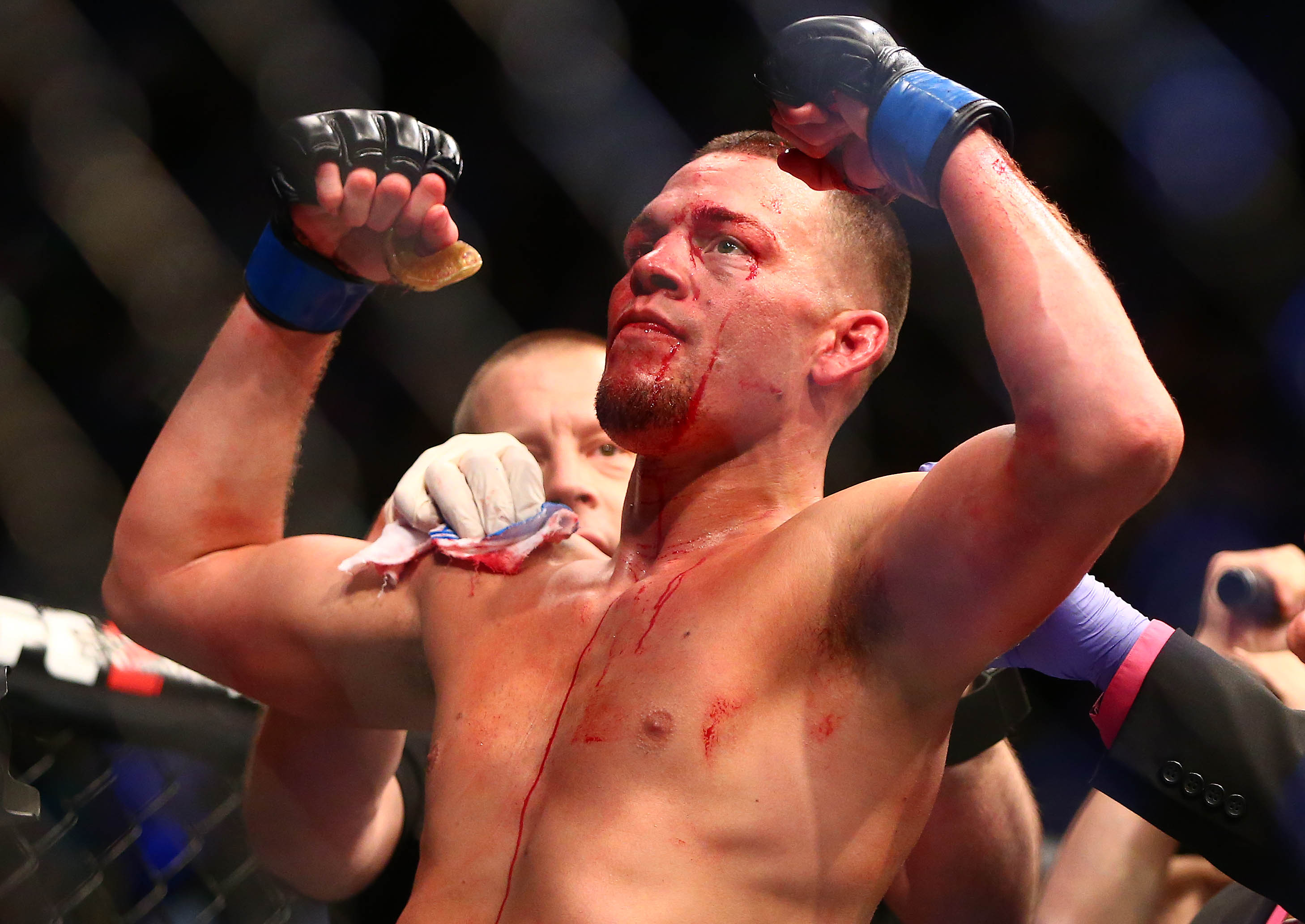 Diaz baja de su trono a McGregor