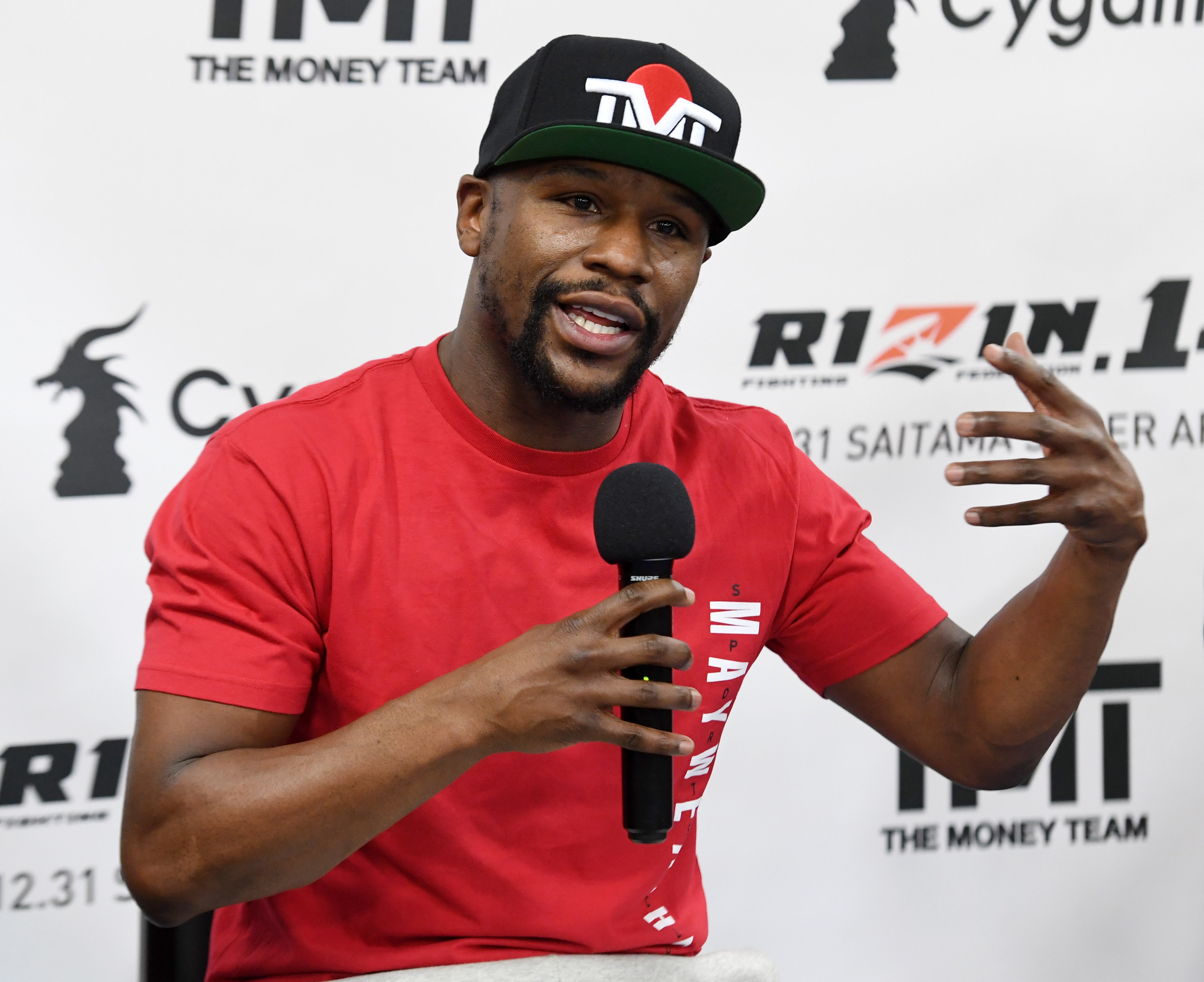 Floyd Mayweather Jr, de 47 años, regresa al ring; peleará en México