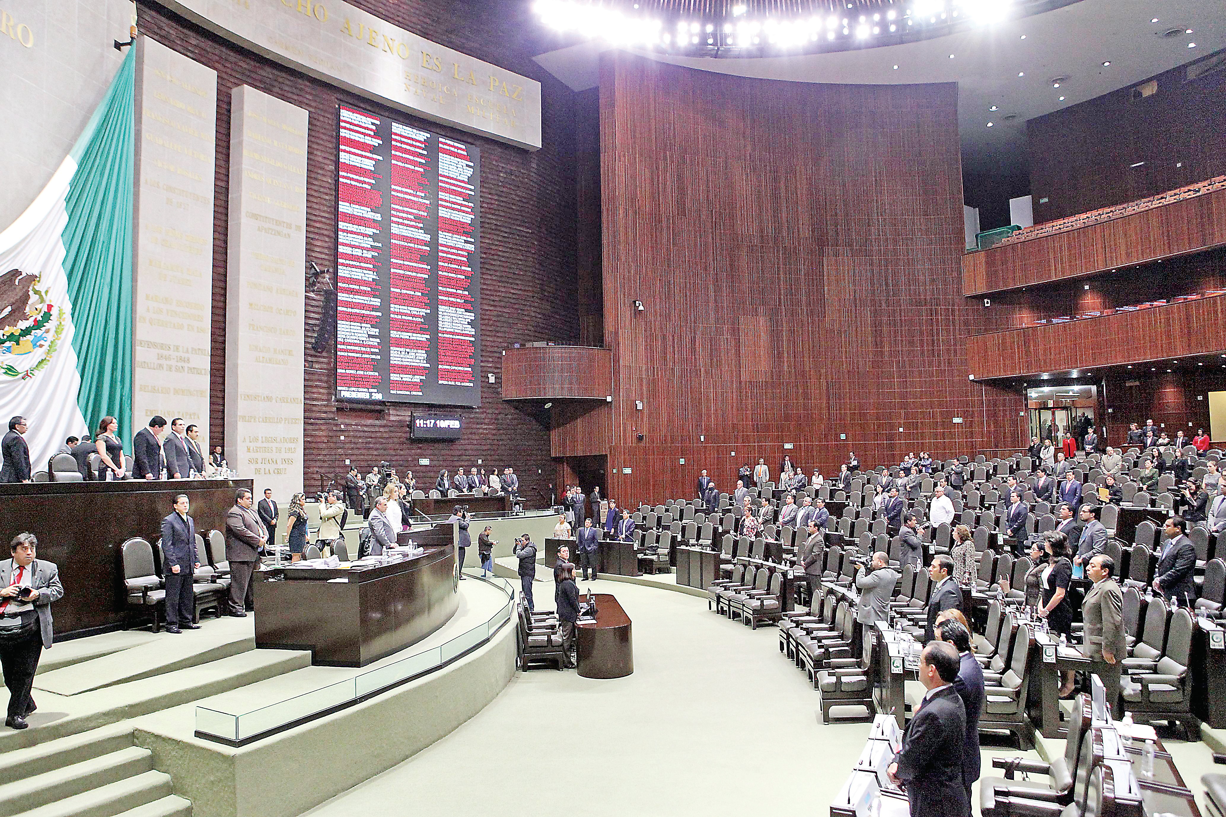 Diputados gastan bono secreto en posadas, juguetes y dulces