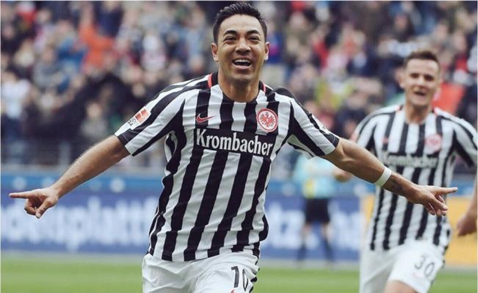 Marco Fabián reaparece y desea Feliz Navidad desde Alemania