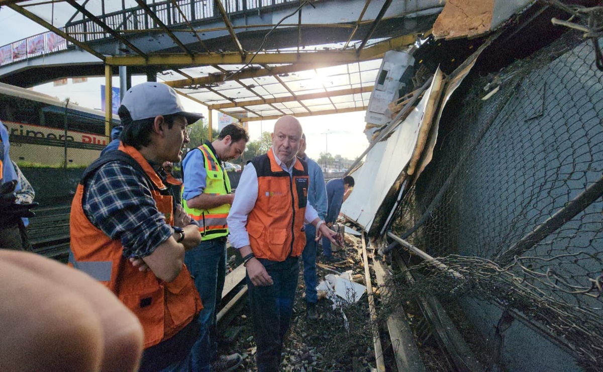 Secretaria de Obras y Servicios trabaja en retiro de puente dañado por impacto de tráiler en Línea 5 del Metro