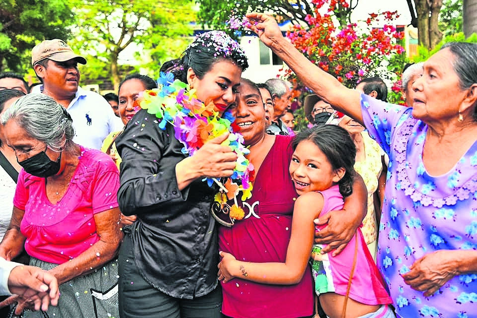 Tras fotos con “Los Ardillos”, nadie habla de la alcaldesa de Chilpancingo, conocida por sus fiestas