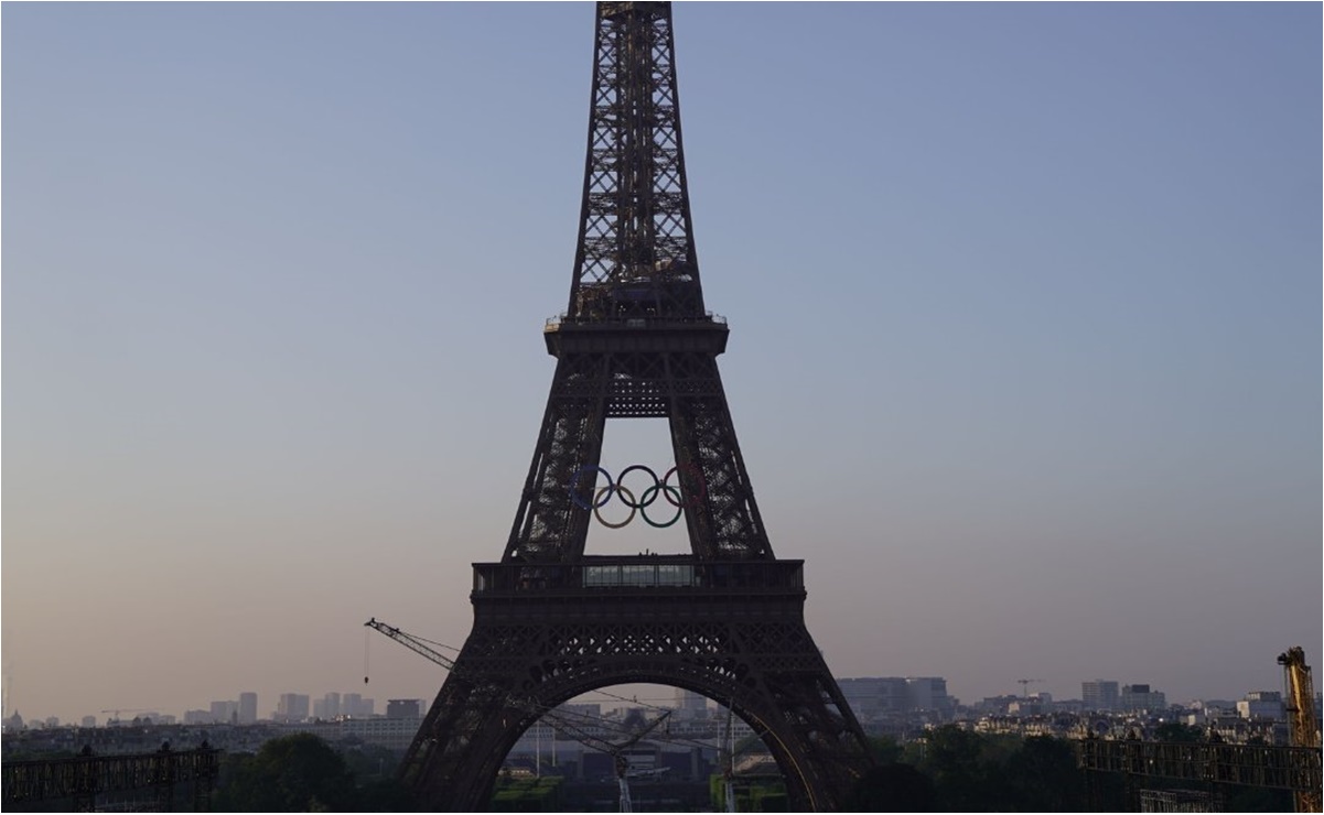VIDEO: La Torre Eiffel presume los aros olímpicos