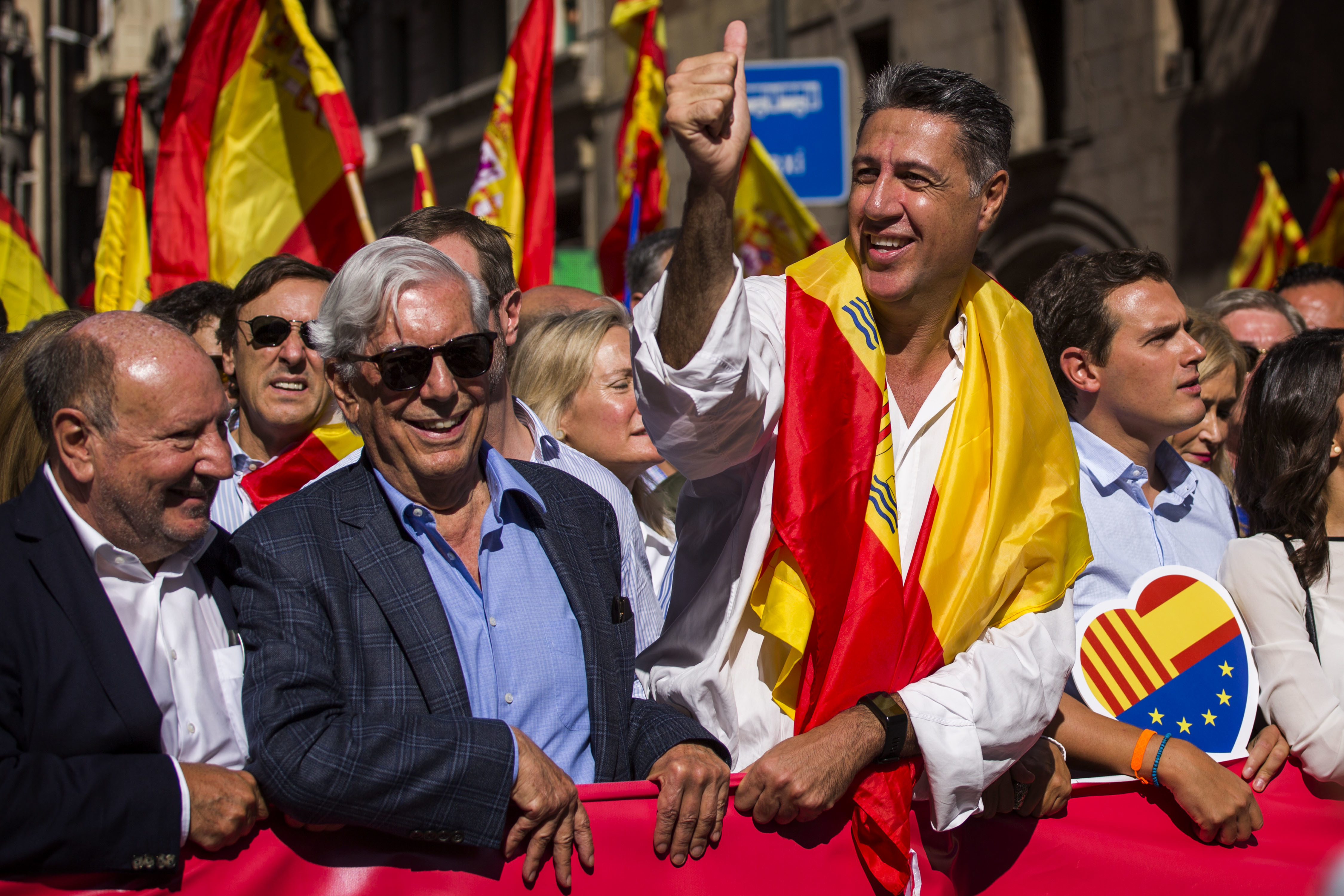 Conjura independentista no destruirá unidad de España: Vargas Llosa