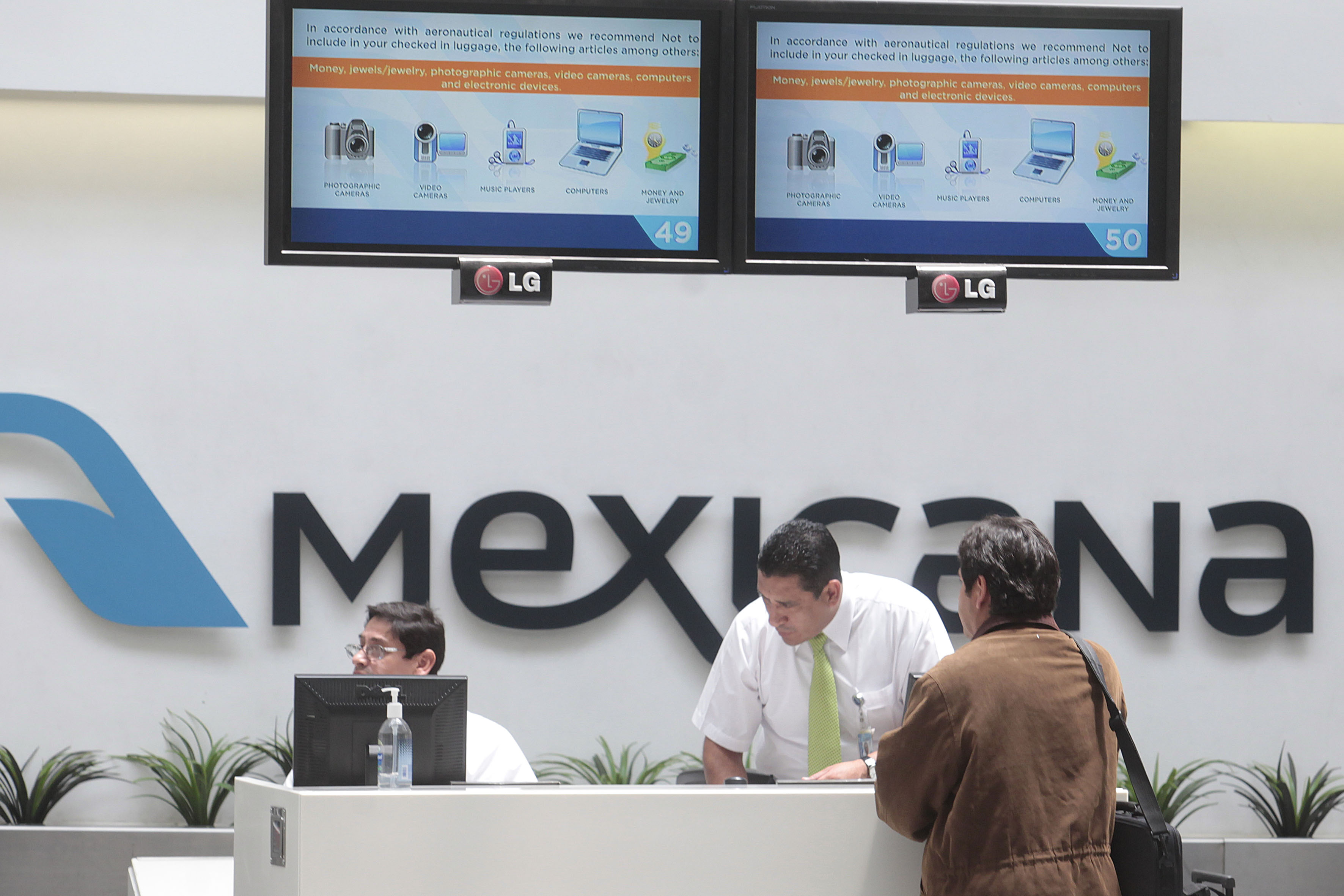 Jubilados insisten en no vender Mexicana