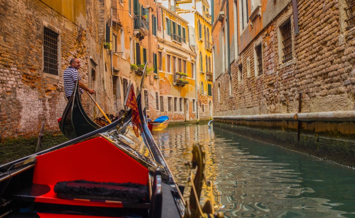 Góndolas en Venecia limitarán cupo por personas con sobrepeso