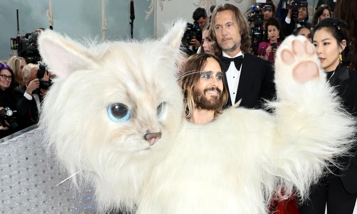 Jared Leto llega de 'Choupette' a la fiesta del Met Gala 2023