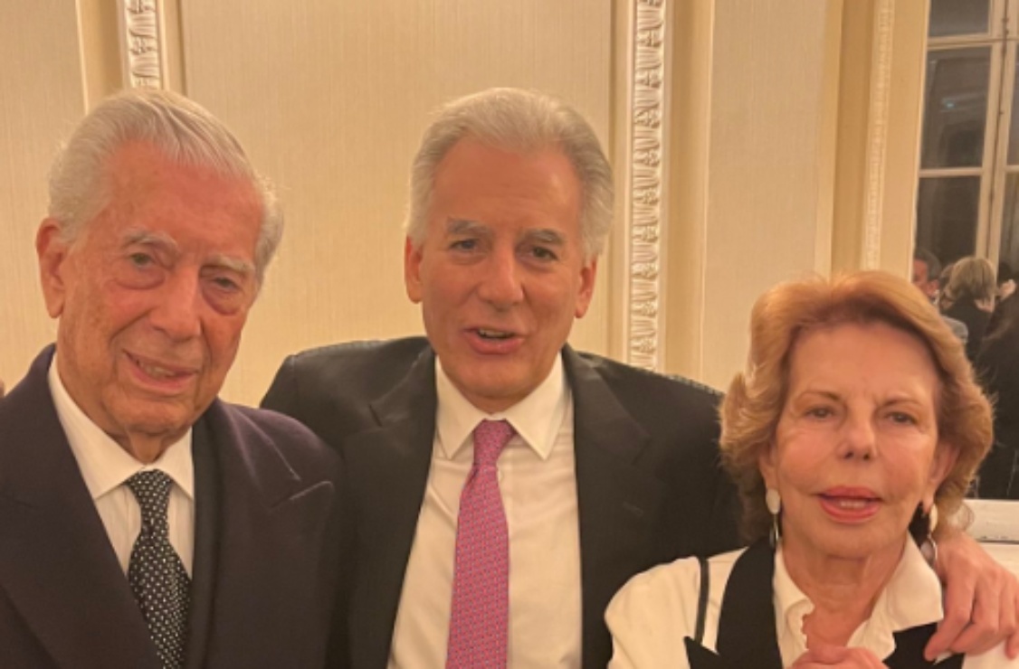 Mario Vargas Llosa celebra junto a Patricia Llosa tras reclamos de Isabel Preysler