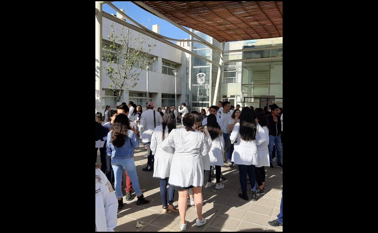 Estudiantes de medicina protestan por violación de compañera en Guanajuato