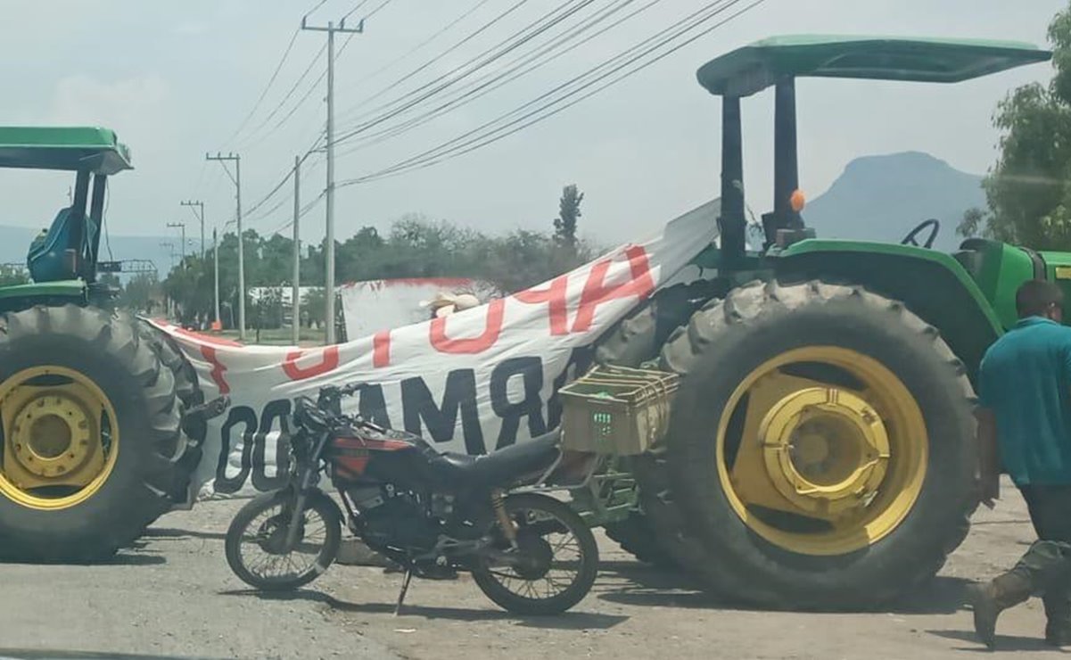 Campesinos bloquean carreteras para exigir agua de riego en Hidalgo