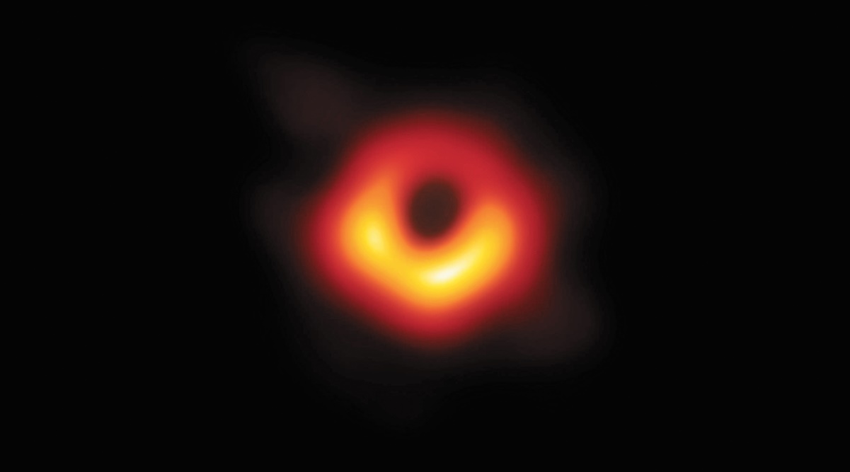 NASA simula qué pasaría si cayéramos en un agujero negro 
