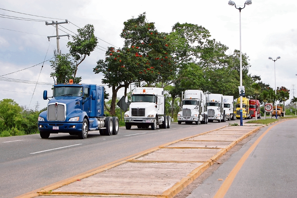 Se incrementa 11% la comercialización de camiones pesados