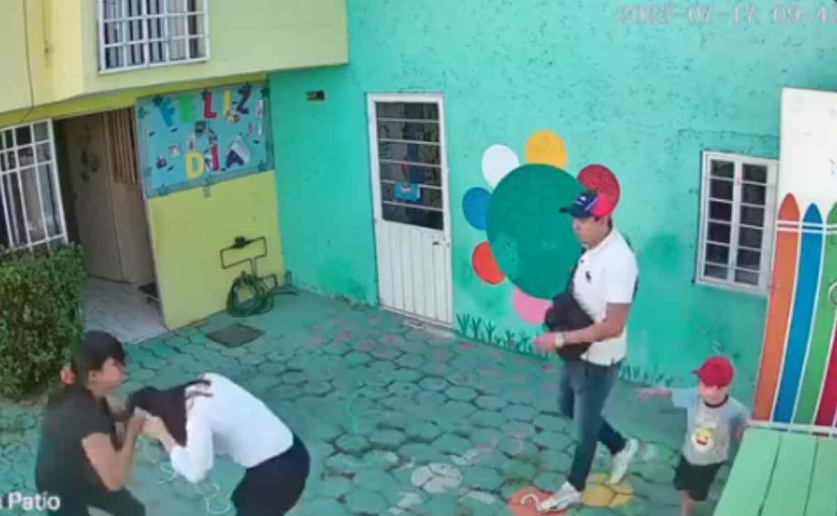 Entre llanto, procesan a padres agresores de maestra de kínder