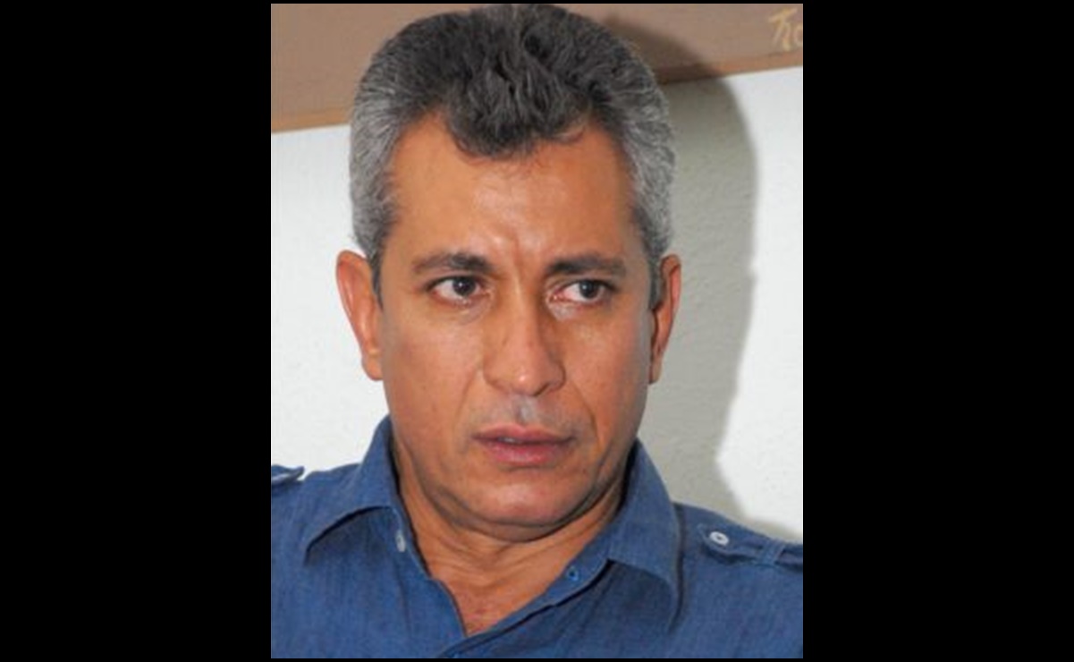 Exgobernador Mario Anguiano se “entrega” a la Fiscalía de Colima