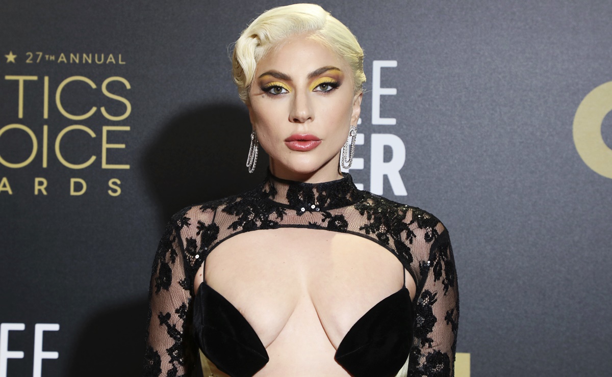 Lady Gaga y el atrevido vestido Gucci con el que triunfó en los Critics Choice Awards 