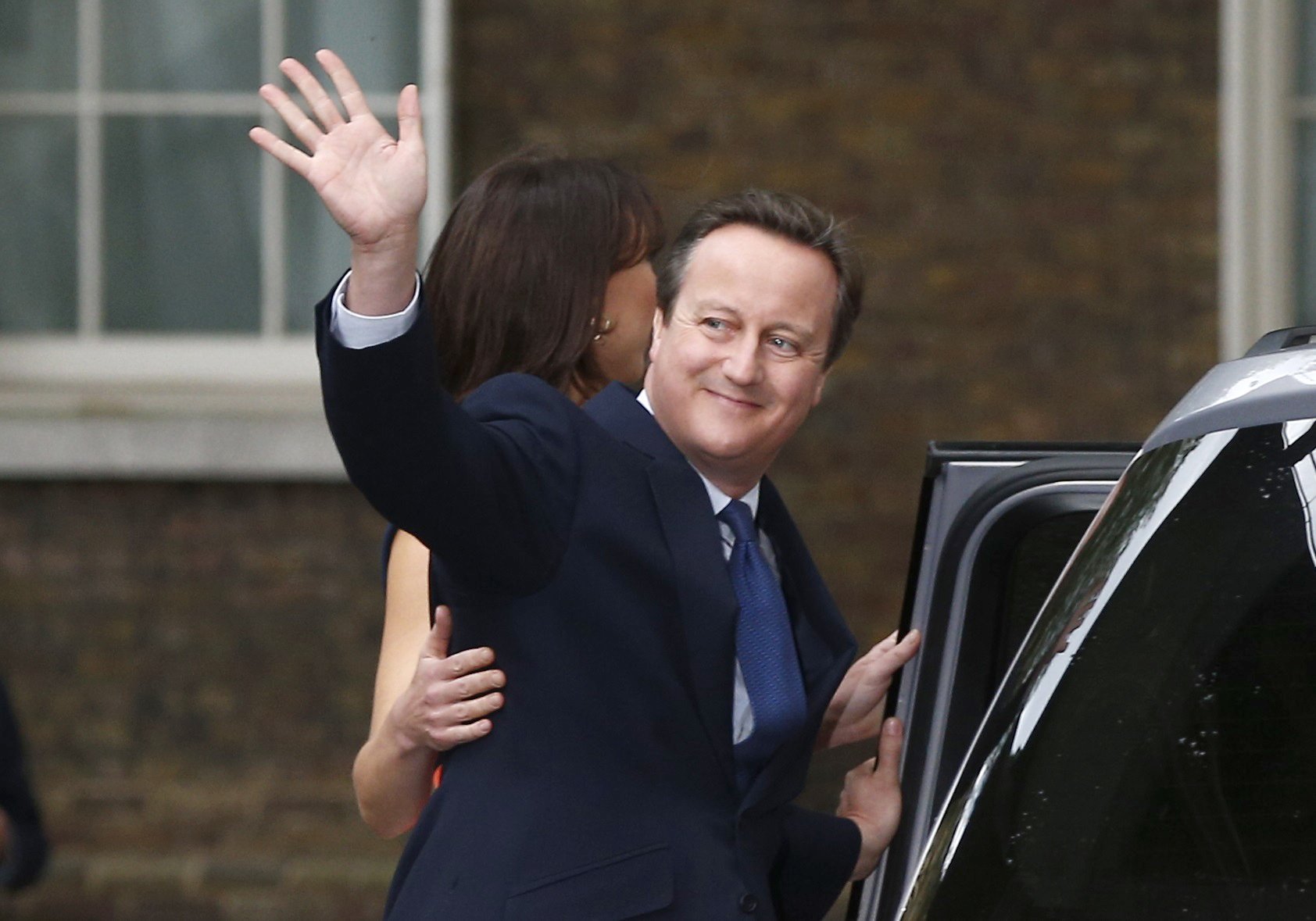 Ex premier David Cameron renuncia a su escaño en el Parlamento