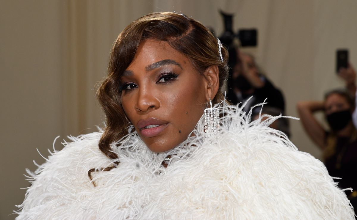 Serena Williams disfruta de unas vacaciones con minivestido transparente animal print